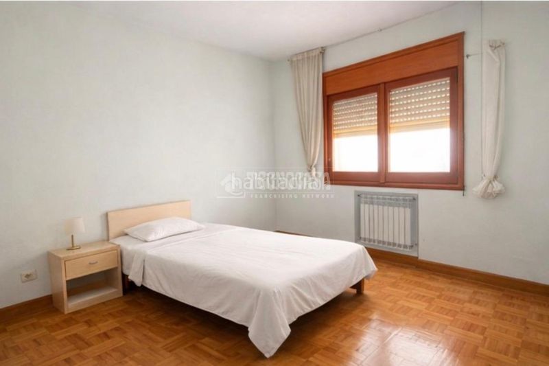 Foto 1ba3acd8-4418-498b-9399-8a410f4665a9. Pis a Prosperitat Barcelona