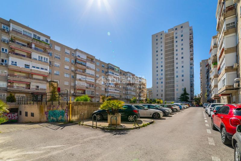 Foto 3b7c6de2-25ce-4617-8e28-8ea945966142. Piso  en venta en Tres Olivos-Valverde Madrid