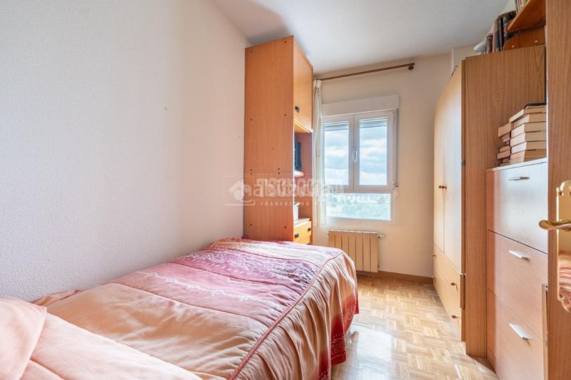 Foto 5c00fe6c-9015-46fb-8e1b-17d8e7d269db. Piso  en venta en Tres Olivos-Valverde Madrid