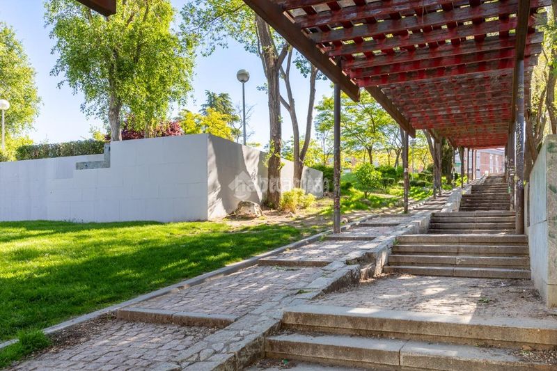 Foto ca923bd8-9a2e-44d7-a577-97c347ce84a2. Casa aparellada a Tres Olivos-Valverde Madrid