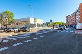 Aparcament cotxe a Tres Olivos-Valverde