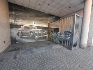 Car parking in Gran via de les corts catalanes 306