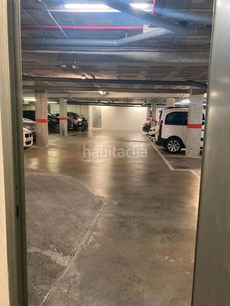 Foto f262d359-1bc6-46e4-a34d-980f1cba9da6. Parking coche en Font de la Guatlla Barcelona