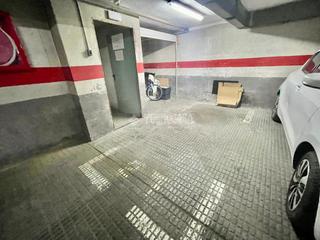 Aparcament cotxe a Sant Antoni. Boxplaza de garaje en venta en barcelona