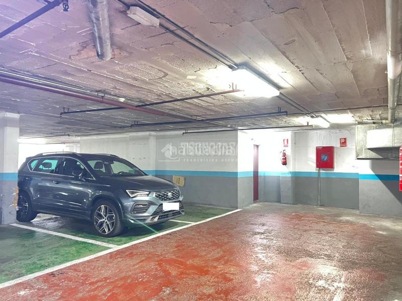 Foto 08c3e83e-7c7b-40a3-86d4-c921267096e3. Autoparkplatz in L´Antiga Esquerra de l´Eixample Barcelona