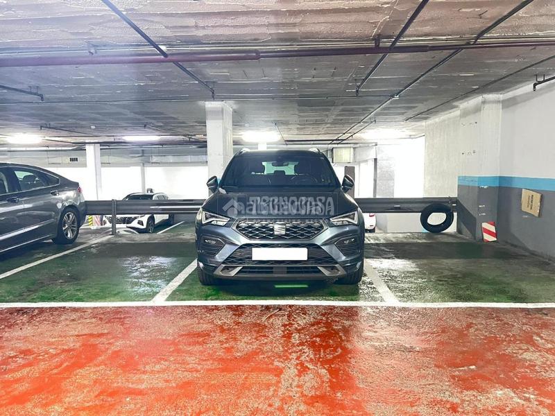 Foto 19d76827-e23d-413f-a6a0-2b8d05bcf17a. Autoparkplatz in L´Antiga Esquerra de l´Eixample Barcelona