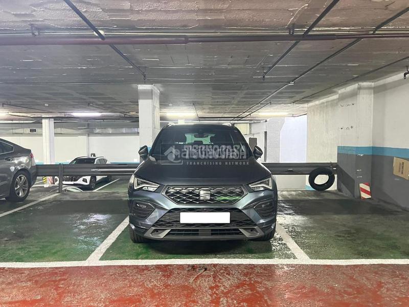 Foto af08b1dd-e8a1-4c5b-ad4e-a040865002bf. Autoparkplatz in L´Antiga Esquerra de l´Eixample Barcelona