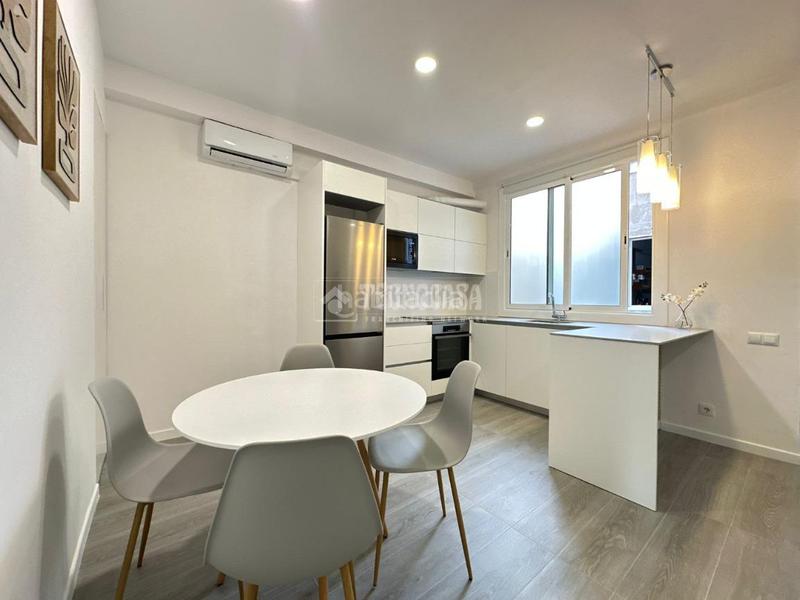 Foto b938ceab-2fd3-4ba5-ad32-cdf8d7dd3c2a. Rent flat in Dreta de l´Eixample Barcelona