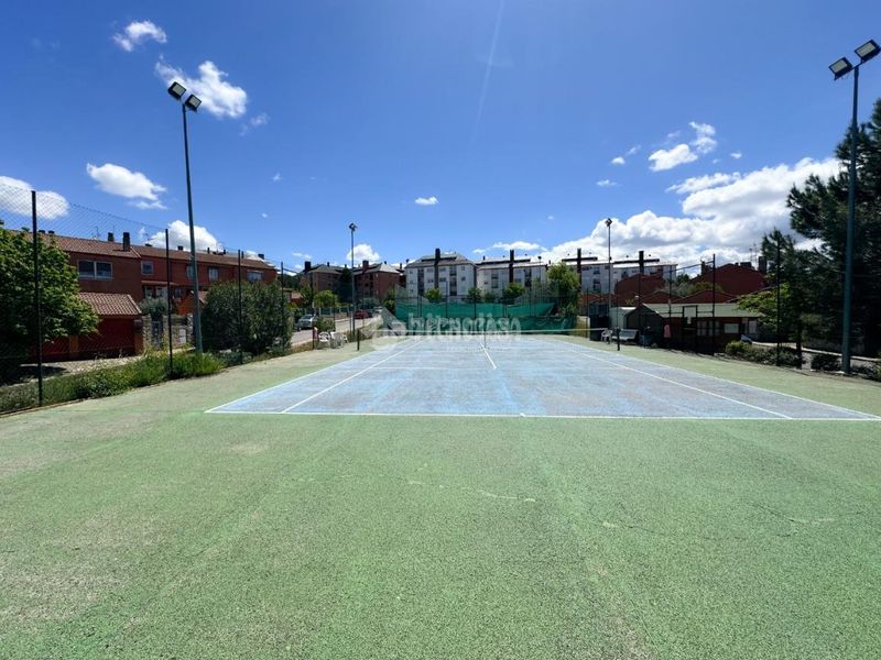 Foto f99f72fc-5e81-4d17-82c8-8a9319231e6e. Pis amb calefacció a Fontenebro-Altavista Collado Villalba