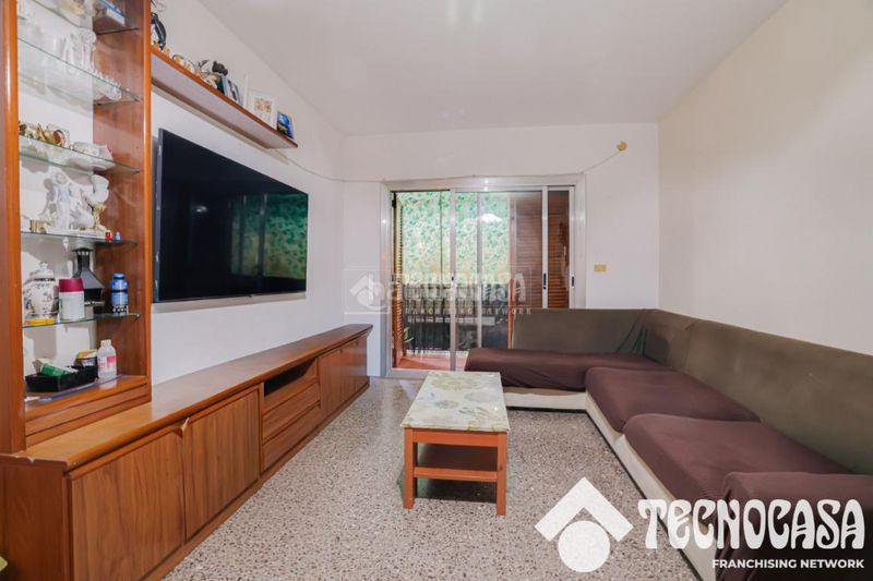 Foto c912afe5-d001-4984-8530-f92ba0a1e0b6. Pis a Estruch-Eixample Prat de Llobregat (El)