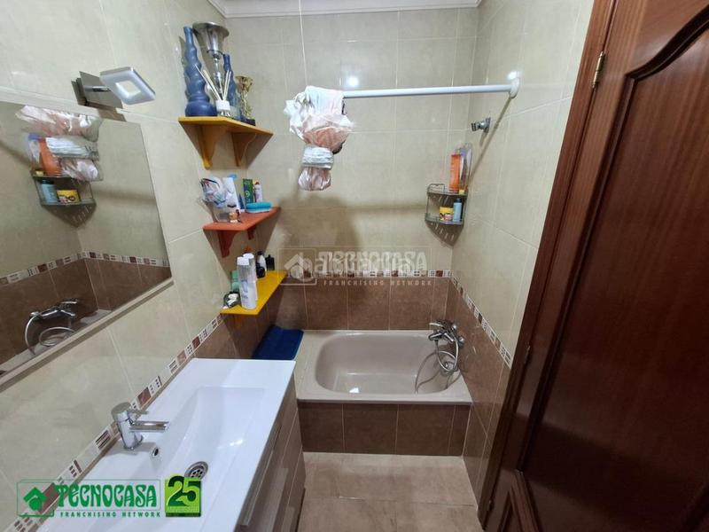 Foto 8f5d757d-f4c4-4eea-bc01-f887d1d6bb91. Casa aparellada a Santa María - Pío XII Ciudad Real