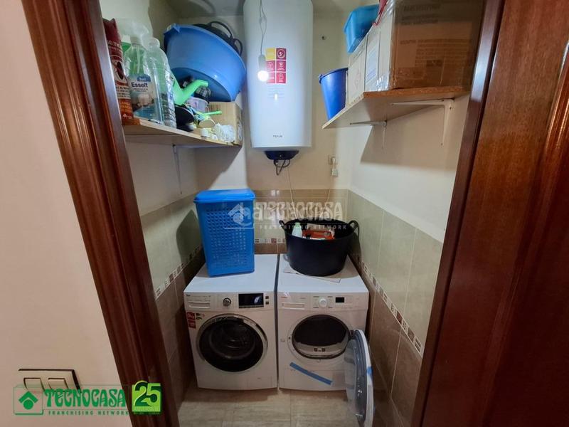 Foto b89b9ab1-f42e-4ef5-a3b7-89c98d2f8425. Casa aparellada a Santa María - Pío XII Ciudad Real