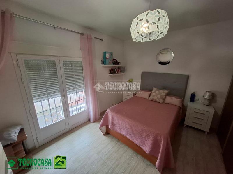 Foto cc426894-c8b6-4e09-b575-0d9eff4fa952. Casa aparellada a Santa María - Pío XII Ciudad Real