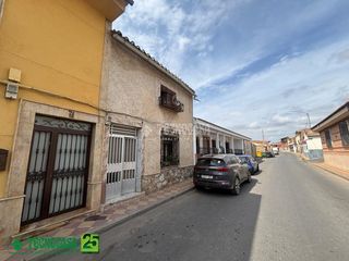 Masia a Av. de la Virgen