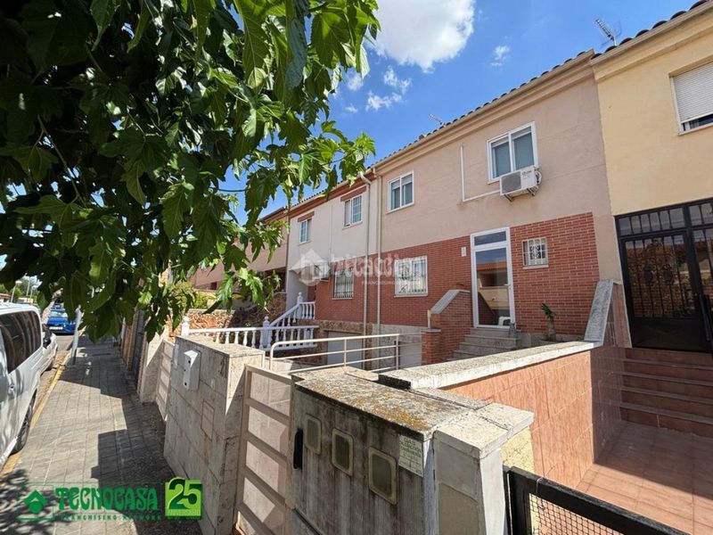 Foto 9c700fcb-bb18-4b61-9053-b4f7a03ac501. Casa amb calefacció a La Guija Ciudad Real
