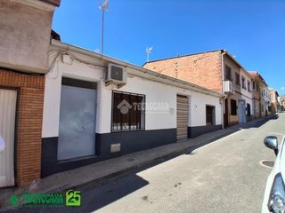 Casa aparellada  C. orense. Casa en venta en villarrubia de los ojos