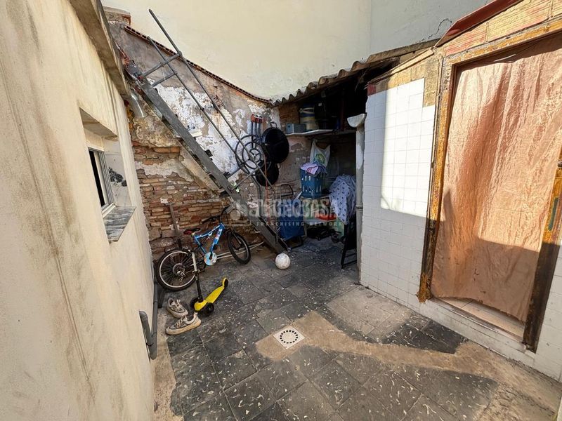 Foto 09f190f4-12d7-45f0-a626-040b28732583. Casa a Natzaret Valencia