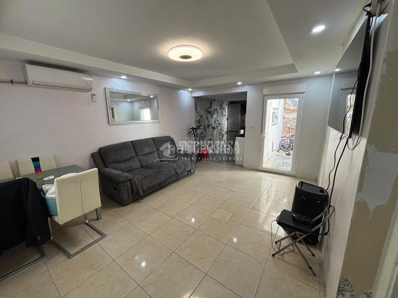 Foto 1a554db1-4f1e-4805-9c8a-43bb03c1fdf4. Casa a Natzaret Valencia