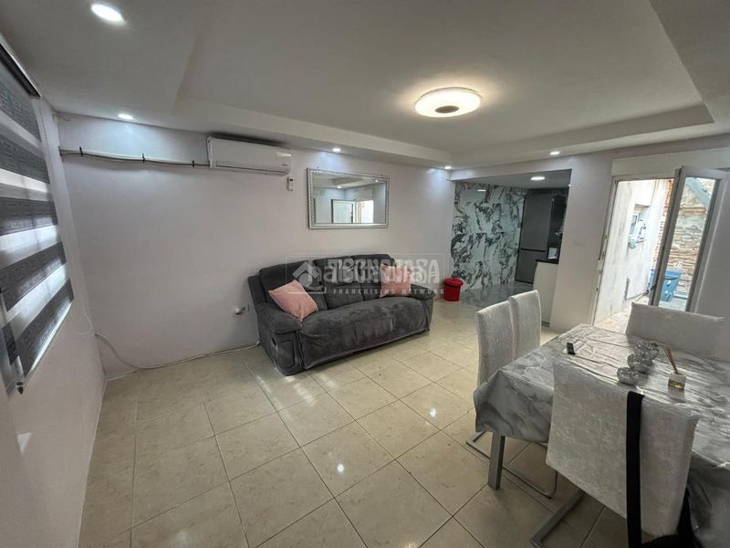 Foto 2fe1db0a-b999-48e6-a8ef-1a2d1290ace0. Casa a Natzaret Valencia