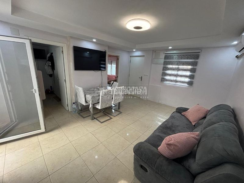 Foto 5a56648b-899c-42bc-b1fc-dbe363195e00. Casa a Natzaret Valencia