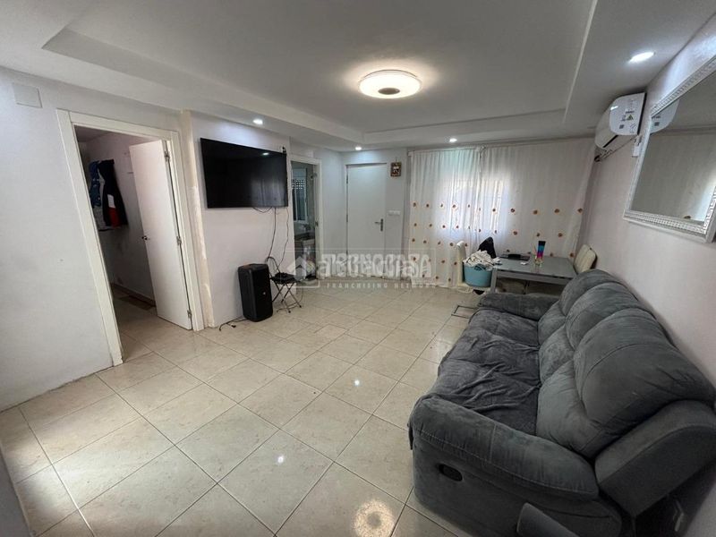 Foto f6b9fc05-49ab-4dd3-be91-32a8e1c38c80. Casa a Natzaret Valencia