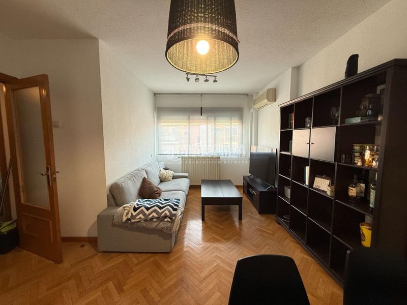 Foto 2eb3d08d-257b-4d95-a716-3e7bb255e85d. Pis amb calefacció piscina a Pinar del Rey Madrid