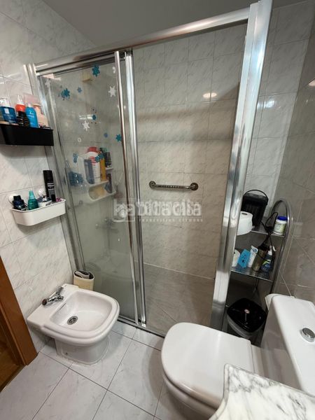 Foto 414dcd2e-1c9f-4a92-b51e-333a3b6b2ce8. Pis amb calefacció piscina a Pinar del Rey Madrid