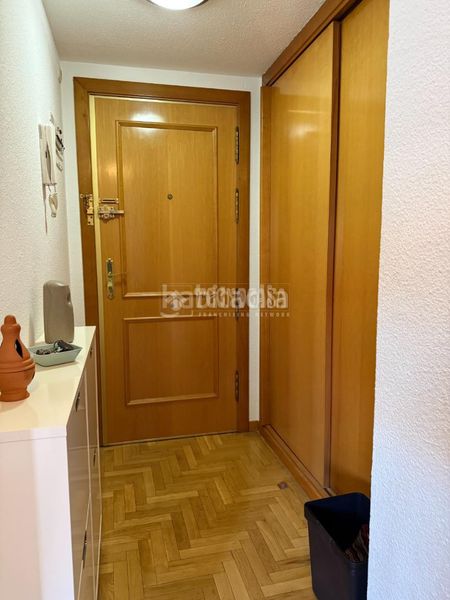 Foto 5243ec4d-72da-4b2a-9669-bf14bfbaf17a. Pis amb calefacció piscina a Pinar del Rey Madrid