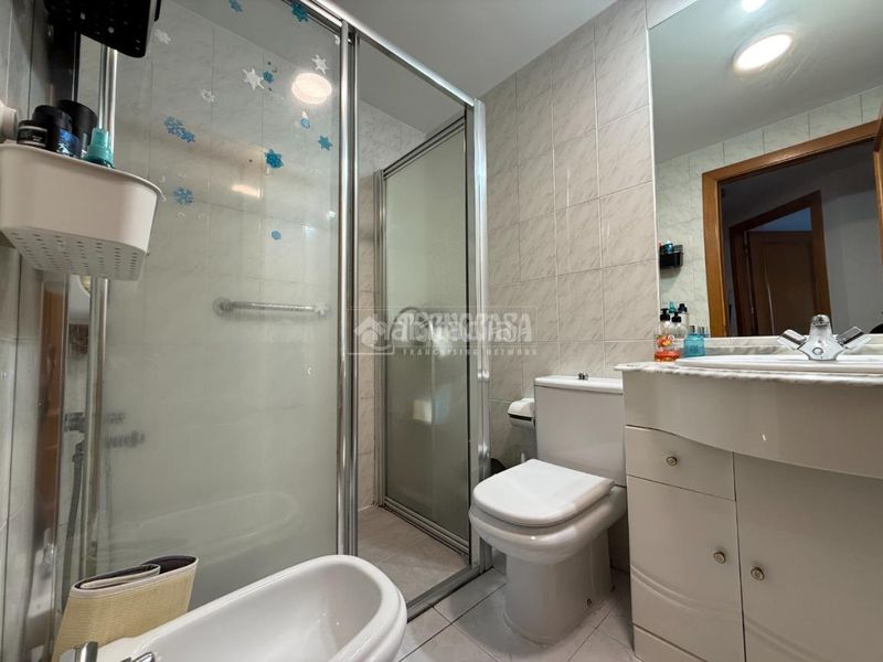 Foto 954566d0-9108-4246-b950-4d523a47d82c. Pis amb calefacció piscina a Pinar del Rey Madrid