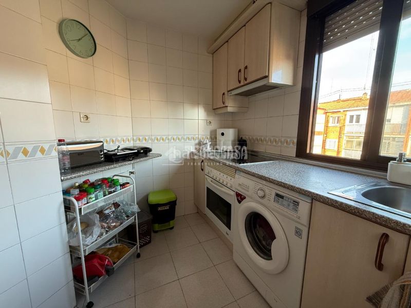 Foto c3504f9a-4d73-4bdd-b530-f1e4e5c47a34. Pis amb calefacció piscina a Pinar del Rey Madrid