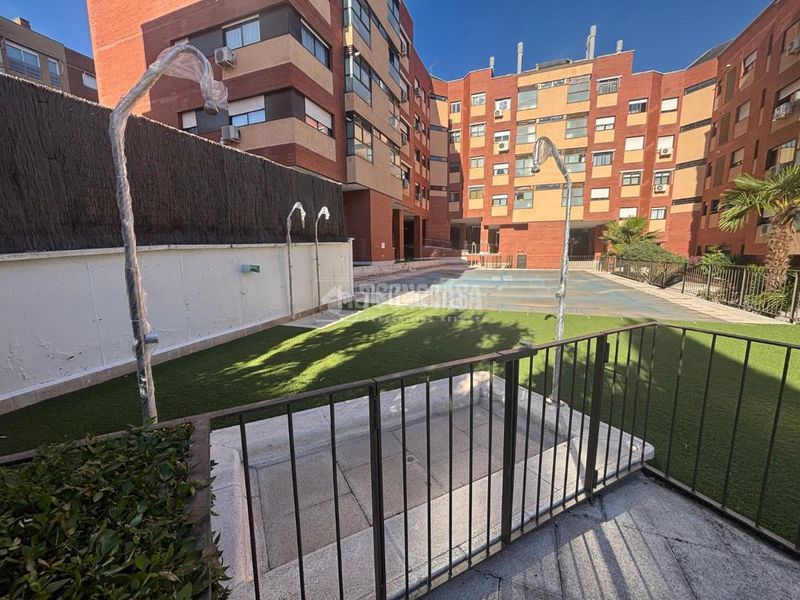Foto cc8c5e98-d02a-4af2-9349-8804954aeb62. Pis amb calefacció piscina a Pinar del Rey Madrid