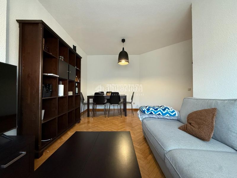 Foto d8ed098e-eb8b-4378-9132-6a61271f48ed. Pis amb calefacció piscina a Pinar del Rey Madrid