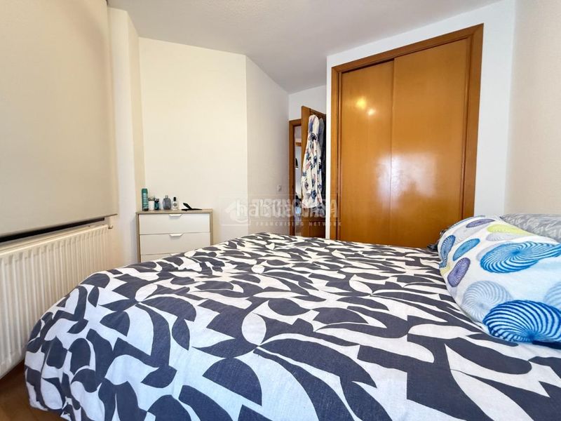 Foto f239b503-76e4-44ee-bdda-a202e343702b. Pis amb calefacció piscina a Pinar del Rey Madrid