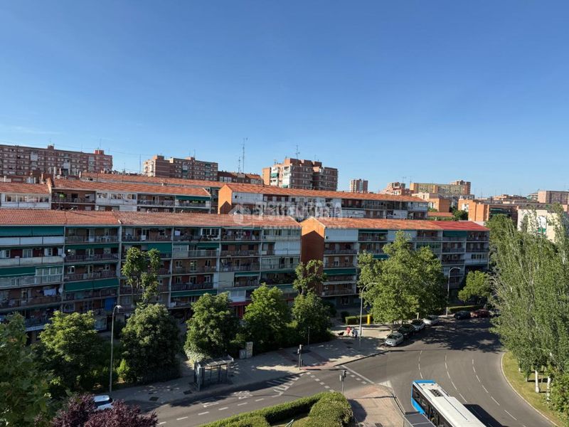 Foto 4355301c-869b-4282-aab3-ea3dae2c85b8. Local comercial a Pinar del Rey Madrid