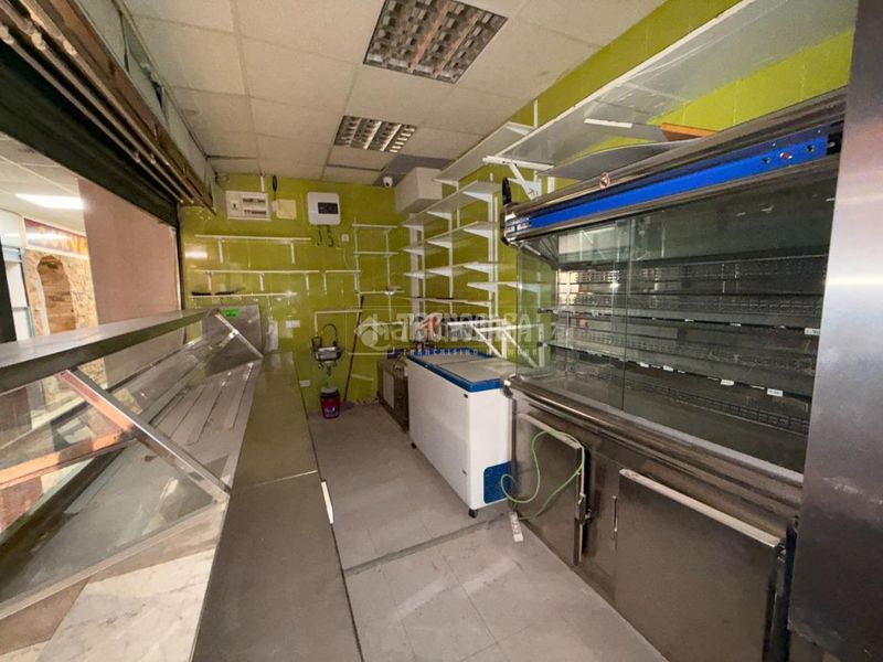 Foto b53f7638-8b55-48b8-8edc-95dd505f30f6. Local comercial a Pinar del Rey Madrid
