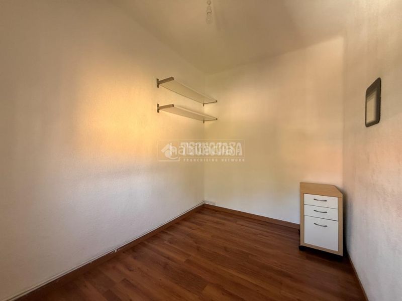 Foto 2d91b0fb-d637-4bcb-a03d-0dd6d39bf673. Pis amb calefacció a Pinar del Rey Madrid