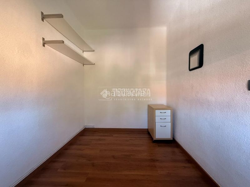 Foto fbd7bec9-3235-499c-9f03-65022199e6fc. Pis amb calefacció a Pinar del Rey Madrid