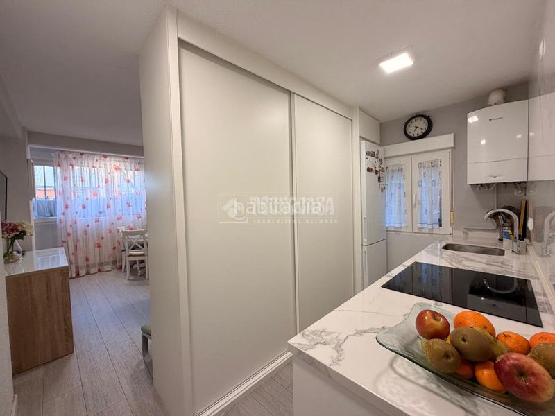 Foto 5242d0ab-b4b3-4821-a42b-081d7db1f050. Piso  en venta en Pinar del Rey Madrid