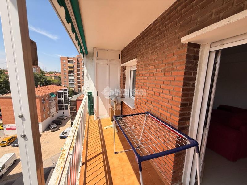 Foto bf8ff398-fe73-4d6b-93ec-9fb328f7bfc0. Pis amb calefacció a Pinar del Rey Madrid