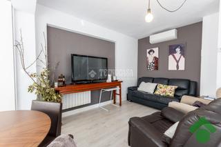 Casa en Cervantes. Casa en venta en granada