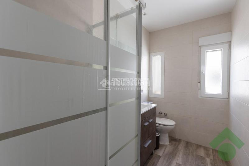 Foto 165db9af-db46-4d6d-ace8-f9dc7a31938c. Piso  en venta en Barrio de Zaidín Granada
