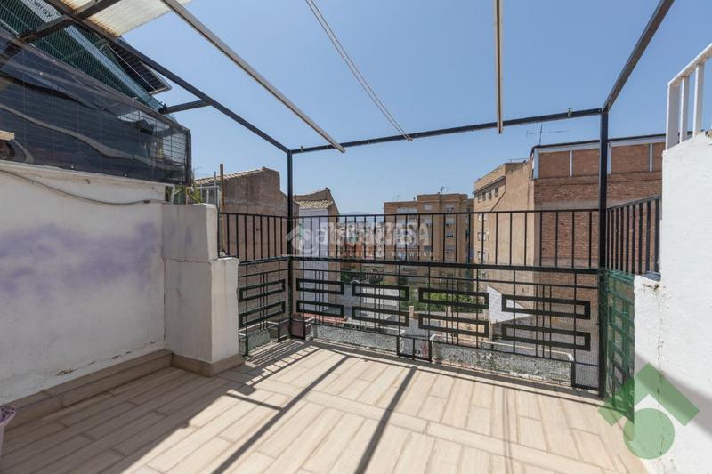 Foto 498aea22-c0d4-4c49-bf56-0c5f1756c337. Piso  en venta en Barrio de Zaidín Granada