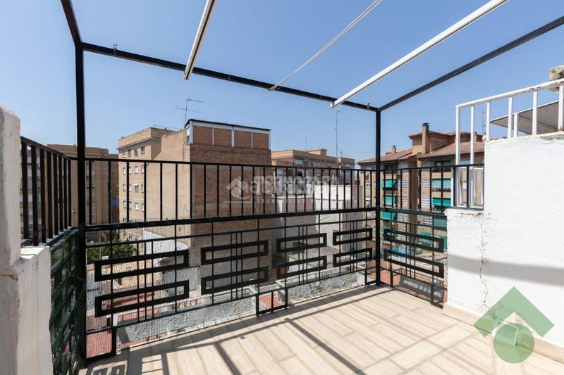 Foto 9811e4fb-feca-4e1b-a63d-2d918f8716f1. Piso  en venta en Barrio de Zaidín Granada