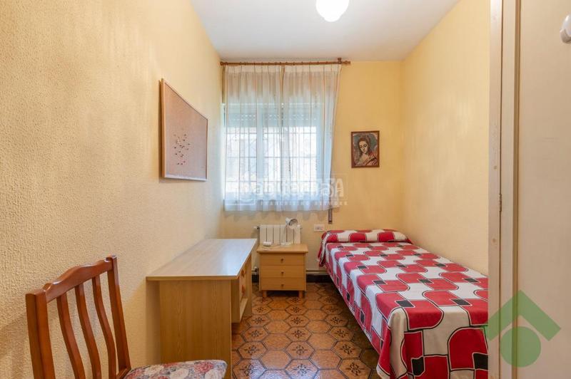 Foto 609dd323-d2d3-48c0-9e45-12f1bd7009a7. Casa  en venta en Barrio de Zaidín Granada