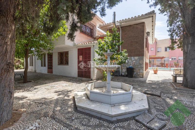 Foto 881ab2fd-99b1-444a-8d89-b8cc69d7ed60. Casa  en venta en Barrio de Zaidín Granada
