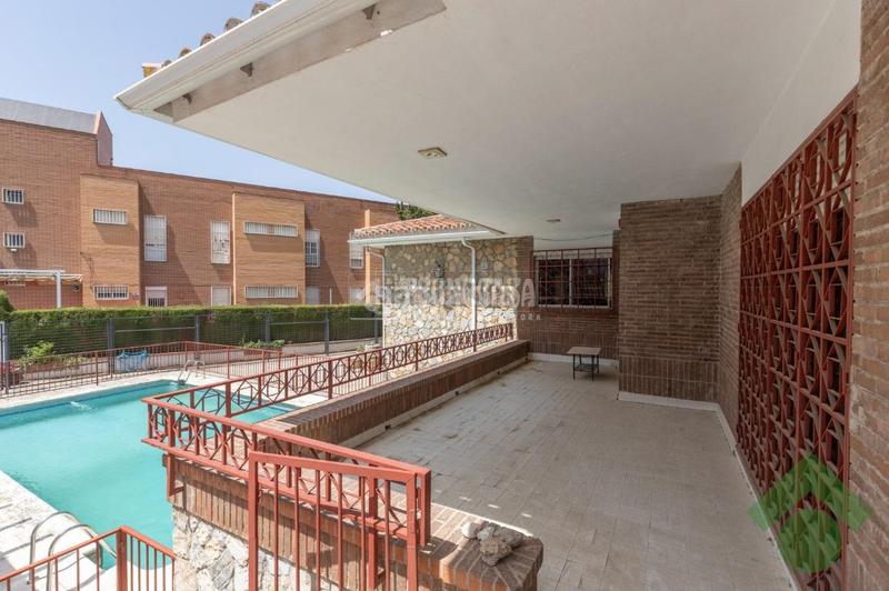 Foto 9beb2f6b-1898-42a7-84fe-a1f6485e32d4. Casa  en venta en Barrio de Zaidín Granada