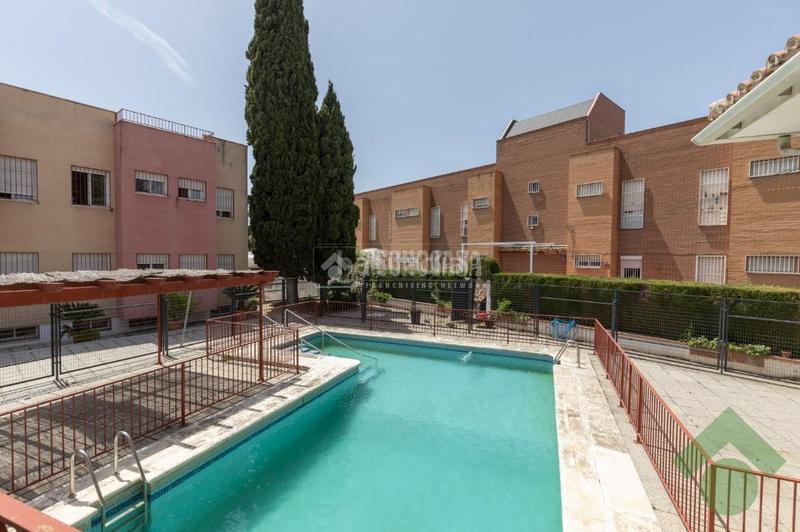 Foto b9731c19-dd64-4249-9b58-8d184df790f1. Casa  en venta en Barrio de Zaidín Granada