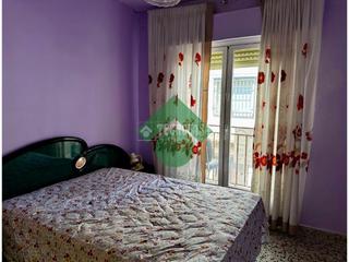 Casa aparellada a Barrio de Zaidín. Casa en venta en granada
