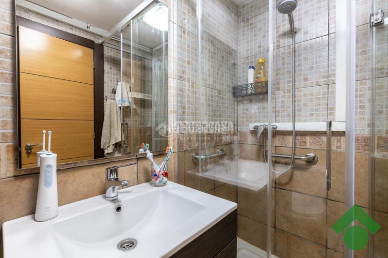Foto 34c2d0d5-2b26-42d3-9b04-fa0308fe4556. Piso  en venta en Barrio de Zaidín Granada