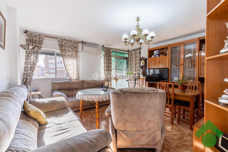 Foto 57728125-aa52-477c-99fe-1366969615f1. Piso  en venta en Barrio de Zaidín Granada